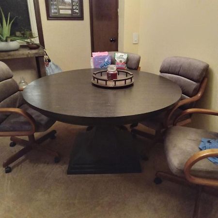 Outdoor Hot Tub And Cozy King Bed Apartment Lansing Luaran gambar